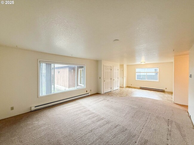 1927-1929 Green Ave in Roseburg, OR - Building Photo - Building Photo