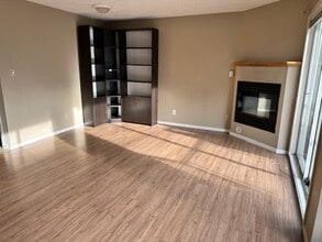 832 Fisgard St in Victoria, BC - Building Photo - Building Photo