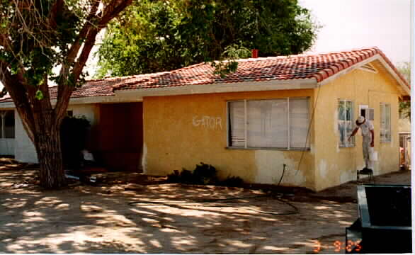 18691 Hwy. 18 in Apple Valley, CA - Foto de edificio