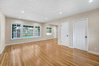 5245 Seville Ave in Los Angeles, CA - Building Photo - Building Photo