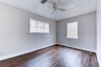 1209 Cabell St in Houston, TX - Building Photo - Building Photo