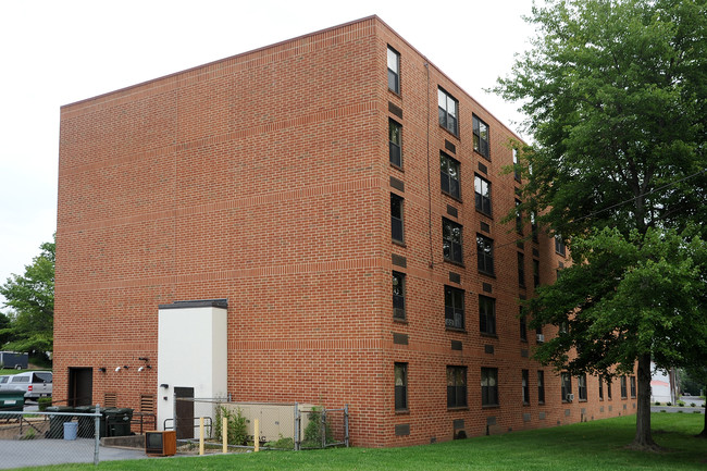 Essex House in Middletown, PA - Foto de edificio - Building Photo