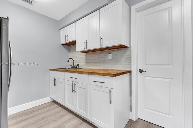 property at 1120 SW 30th St