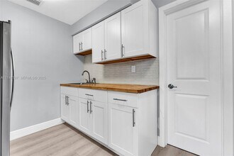 1120 SW 30th St in Fort Lauderdale, FL - Building Photo - Building Photo