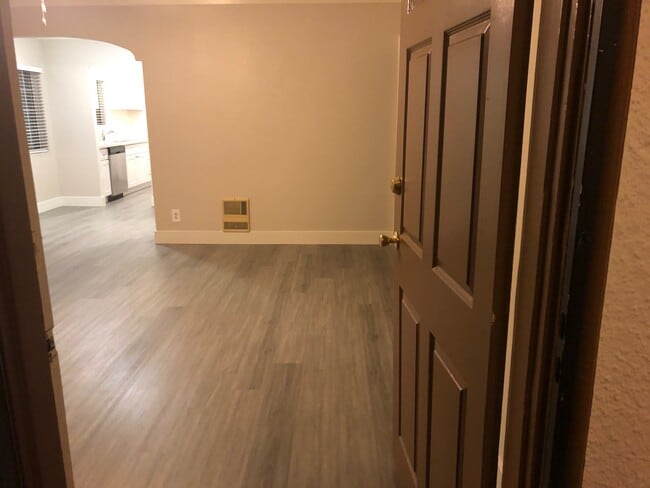 828 Rose Ave, Unit 828 in Long Beach, CA - Foto de edificio - Building Photo