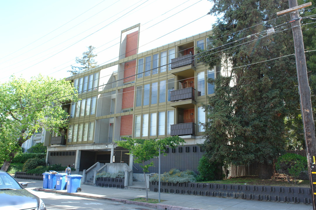 College Avenue Apartments in Berkeley, CA - Building Photo