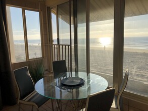 3261 Ocean Front Walk in San Diego, CA - Building Photo - Building Photo
