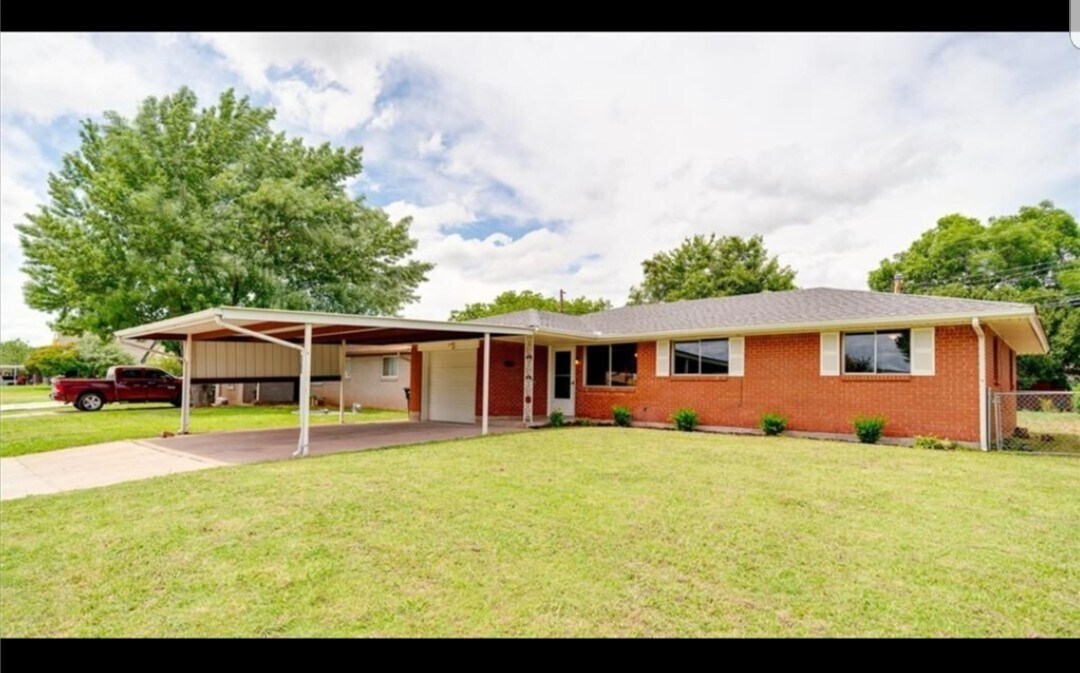 973 SW 3rd St in Moore, OK - Building Photo