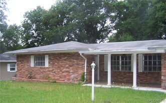 3492 S Highlands Ave in Inverness, FL - Building Photo