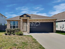 457 Pebble Bend in New Braunfels, TX - Building Photo