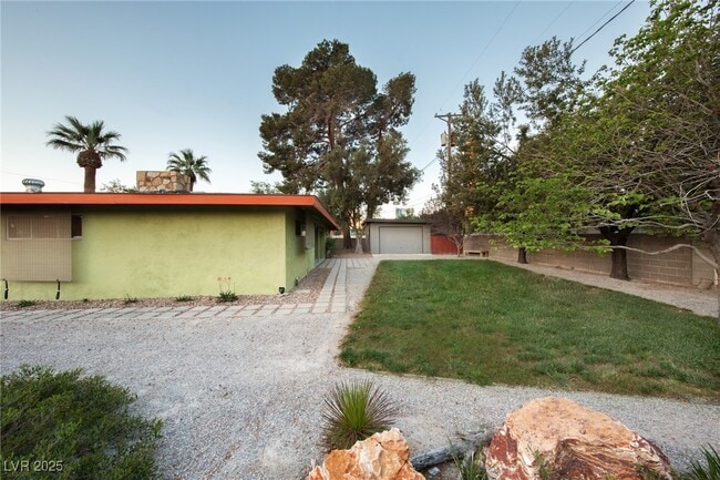 property at 1608 Houssels Ave