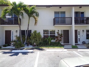 1917 NE 3rd St in Deerfield Beach, FL - Building Photo - Building Photo