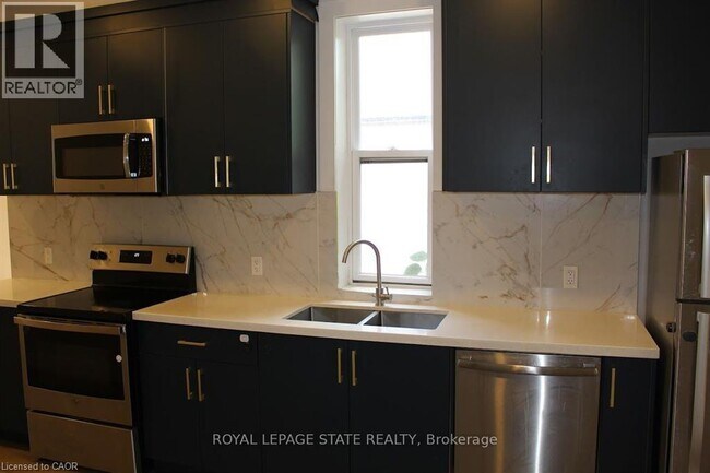 500 Main St E in Hamilton, ON - Building Photo - Building Photo