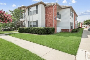 Las Villas De Leon Apartments in San Antonio, TX - Building Photo