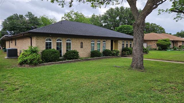 2418 Ingleside Dr in Grand Prairie, TX - Building Photo - Building Photo