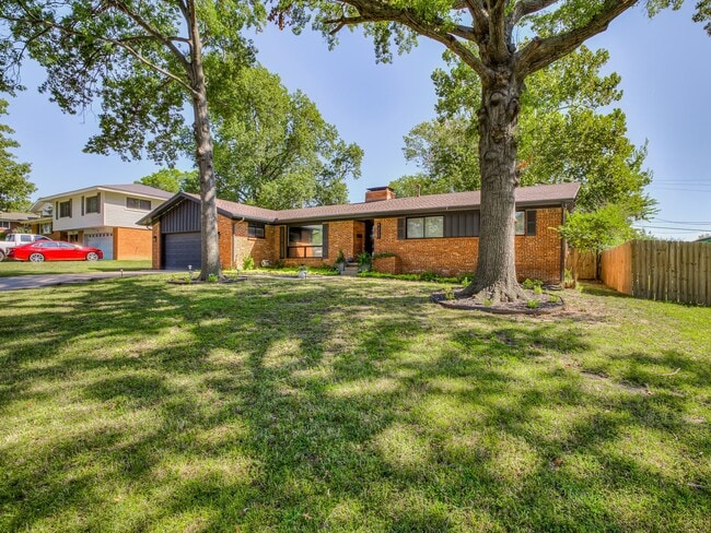 4327 S Allegheny Ave in Tulsa, OK - Foto de edificio - Building Photo