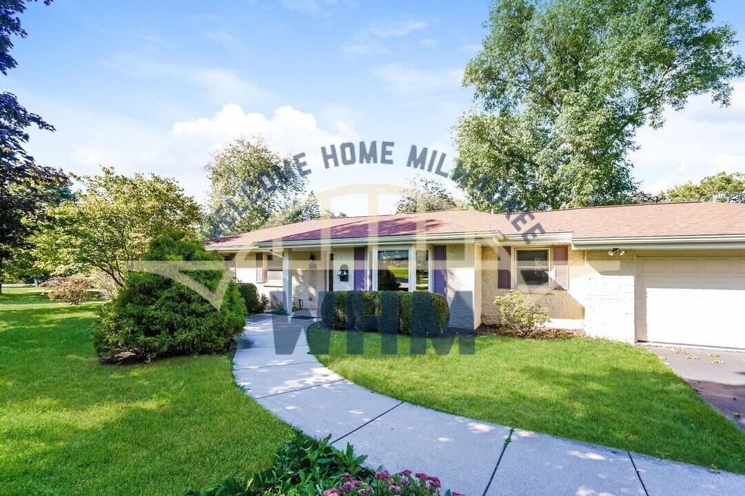 4515 Coral Dr in Brookfield, WI - Building Photo