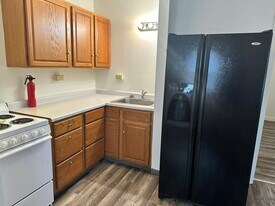 525 E Omaha St in Rapid City, SD - Building Photo
