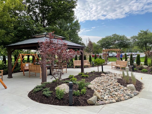 Madison Heights Co-Op in Madison Heights, MI - Building Photo - Building Photo