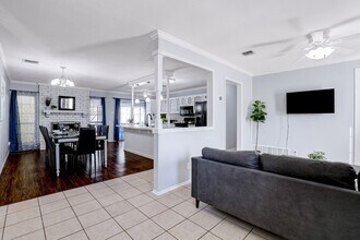 10535 Breeds Hill Dr in San Antonio, TX - Building Photo - Building Photo