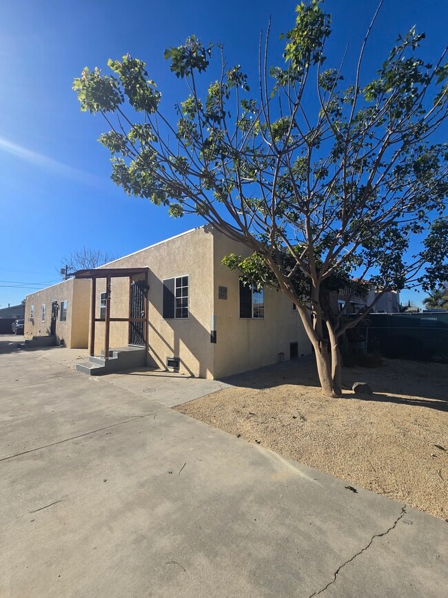 property at 838 E 76th St