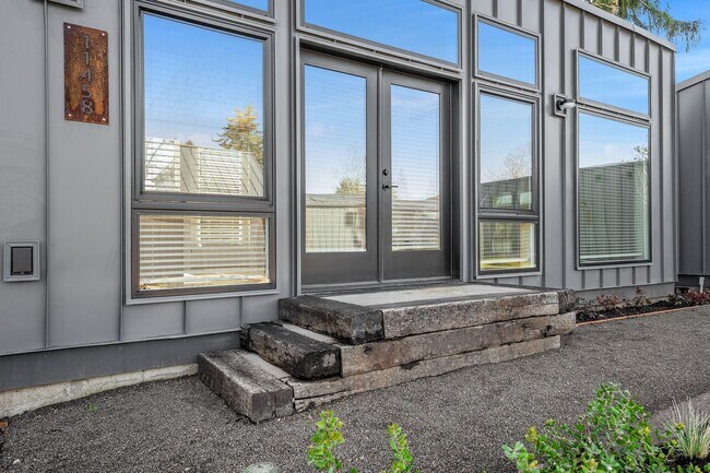 11458 NE Morris St in Portland, OR - Building Photo - Building Photo