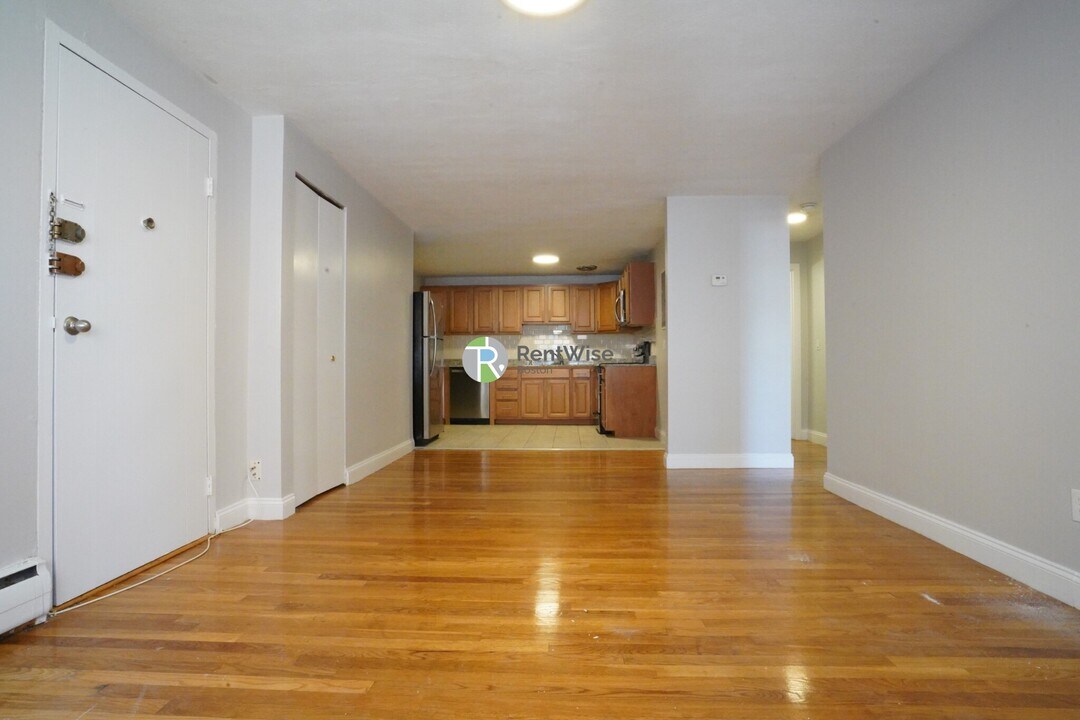 222 Babcock St in Brookline, MA - Building Photo