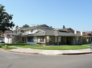 2340 E Ball Rd in Anaheim, CA - Building Photo - Building Photo