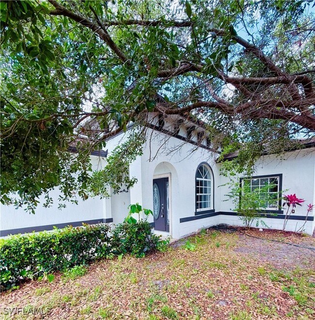 3465 Everglades Blvd N in Naples, FL - Building Photo - Building Photo