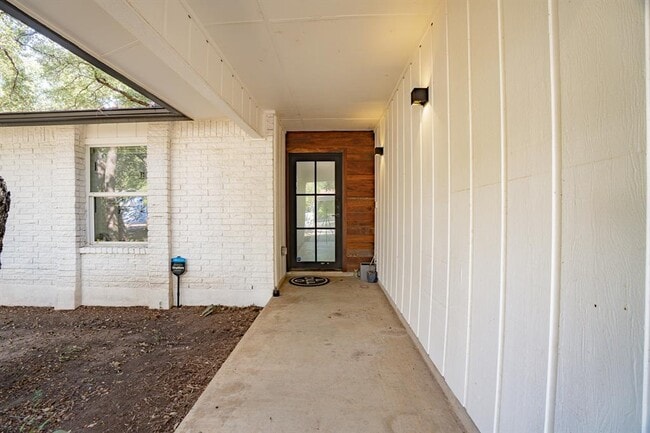 12225 Wallingstone Ln in Austin, TX - Building Photo - Building Photo
