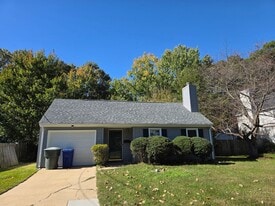 11 Center St in Newport News, VA - Building Photo