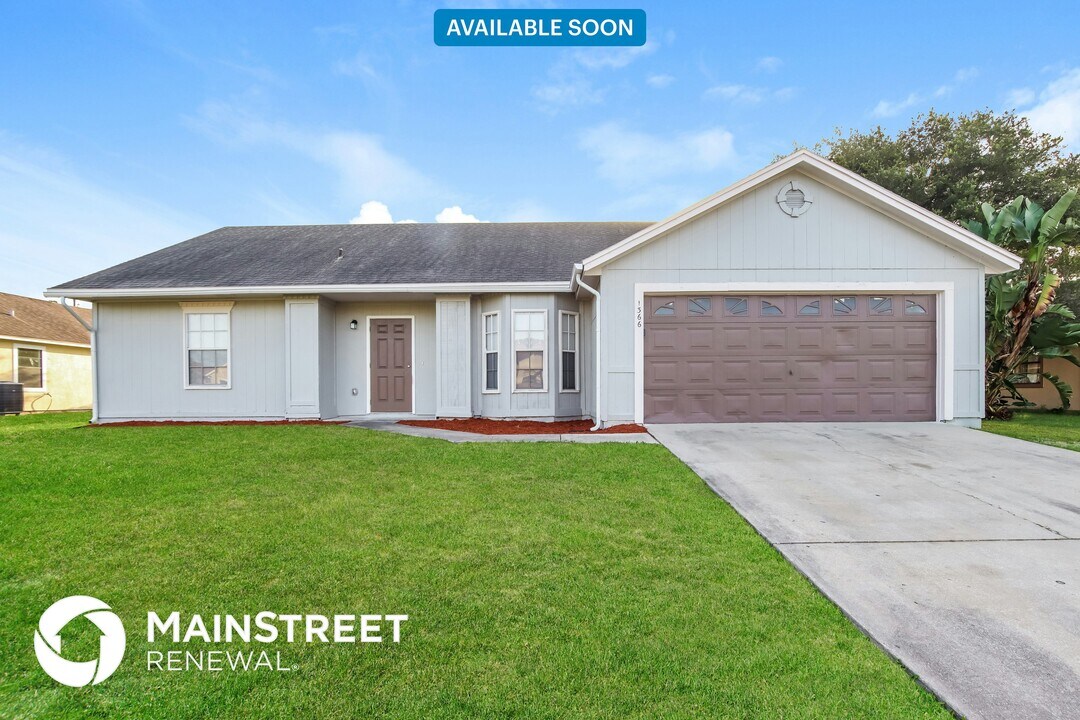 1366 Whaling Ave SE in Palm Bay, FL - Building Photo