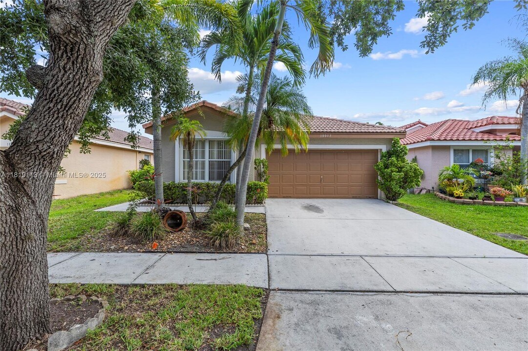 18057 SW 30th Ct in Miramar, FL - Building Photo