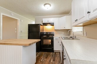 4301 Glenford Dr in Winston-Salem, NC - Building Photo - Building Photo