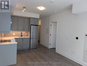 2333 Khalsa Gate in Oakville, ON - Building Photo - Building Photo