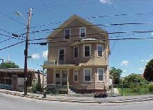 961 Douglas Ave in Providence, RI - Foto de edificio