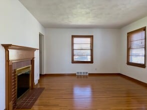 3105 Burrmont Rd in Rockford, IL - Building Photo - Building Photo