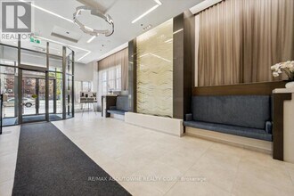 530-1530 St Clair Ave W in Toronto, ON - Building Photo - Building Photo