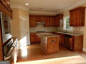 5745 Swift Creek Ct in Suwanee, GA - Foto de edificio - Building Photo