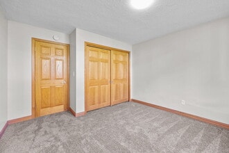 Lyndale Garden in Richfield, MN - Foto de edificio - Building Photo