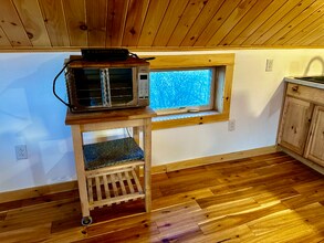 26 Ginkgo Wy in Essex, NY - Foto de edificio - Building Photo