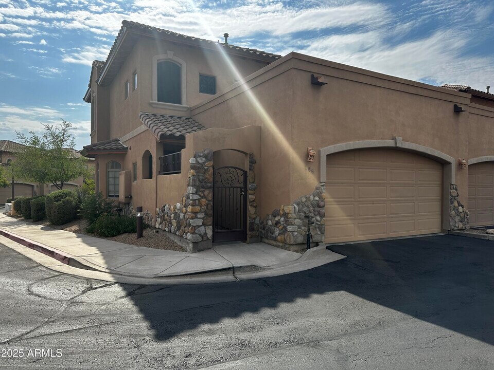 16945 E El Lago Blvd in Fountain Hills, AZ - Building Photo