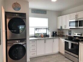 10877 Overseas Hwy in Marathon, FL - Building Photo