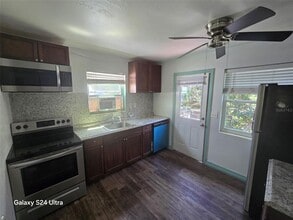 7306 Earlwood Ave in Mount Dora, FL - Building Photo - Building Photo