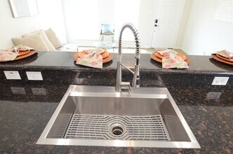 2201 Naomi St in Houston, TX - Building Photo - Building Photo