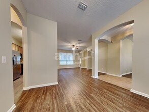 14240 Sea Eagle Dr in Jacksonville, FL - Foto de edificio - Building Photo