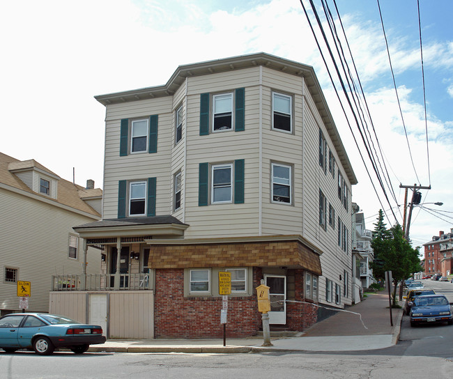 142 Grant St in Portland, ME - Building Photo - Building Photo