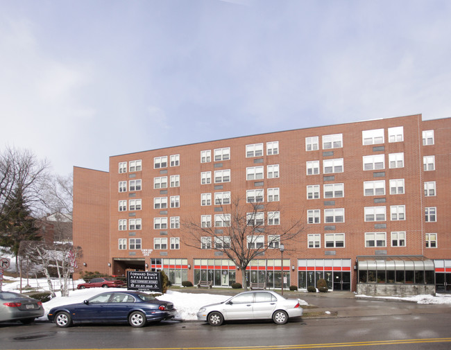 Forward Shady Apartments in Pittsburgh, PA - Foto de edificio - Building Photo