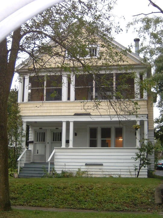 230 Kensington Pl in Syracuse, NY - Building Photo