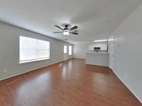 8227 Radial Ct in Rosharon, TX - Building Photo - Building Photo